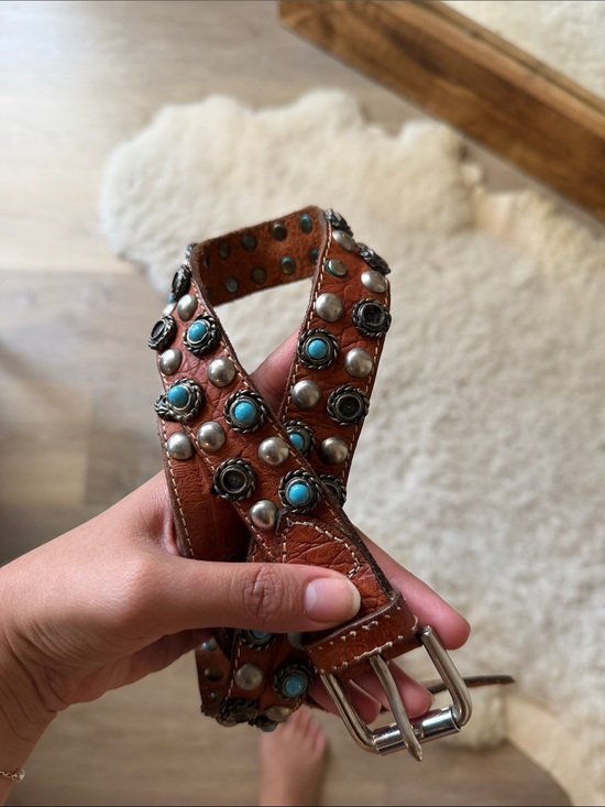 Vintage Accessories - VTG leather stud belt ✨